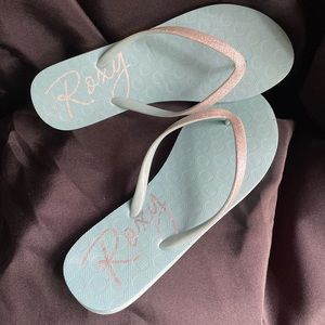 Roxy sandals/flip/flops NEW
